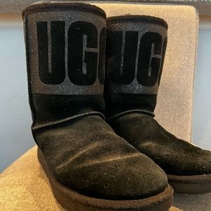 Black glitter UGG logo boots, gently worn, good condition